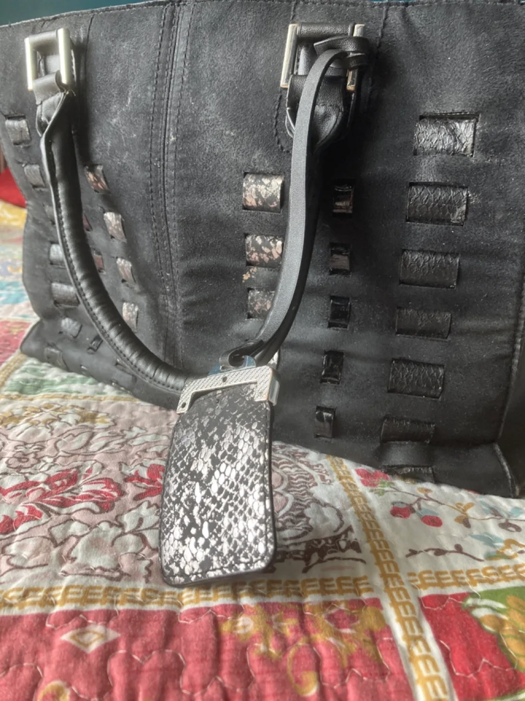 Black ladies purse image indicator(2)