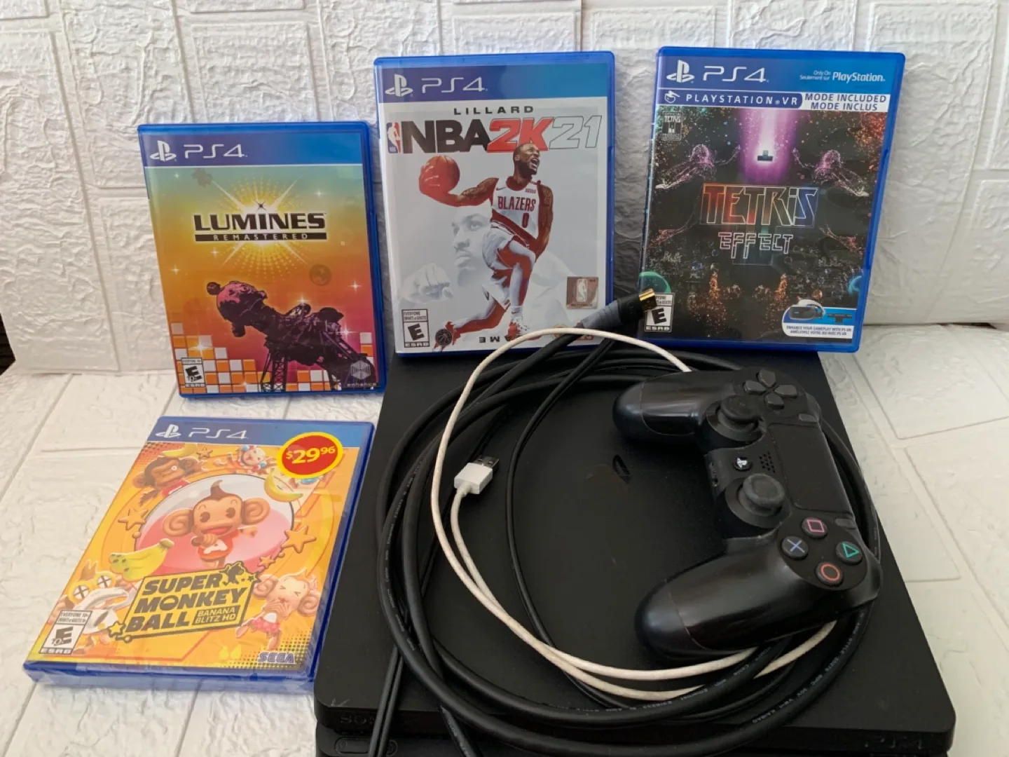 PS4 Slim Console with Controller image indicator(2)