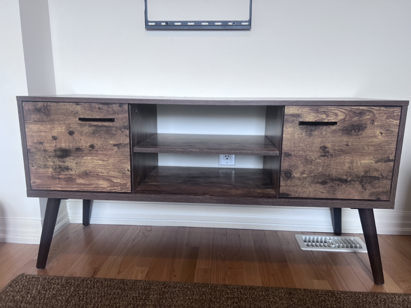 Console table - photo 3