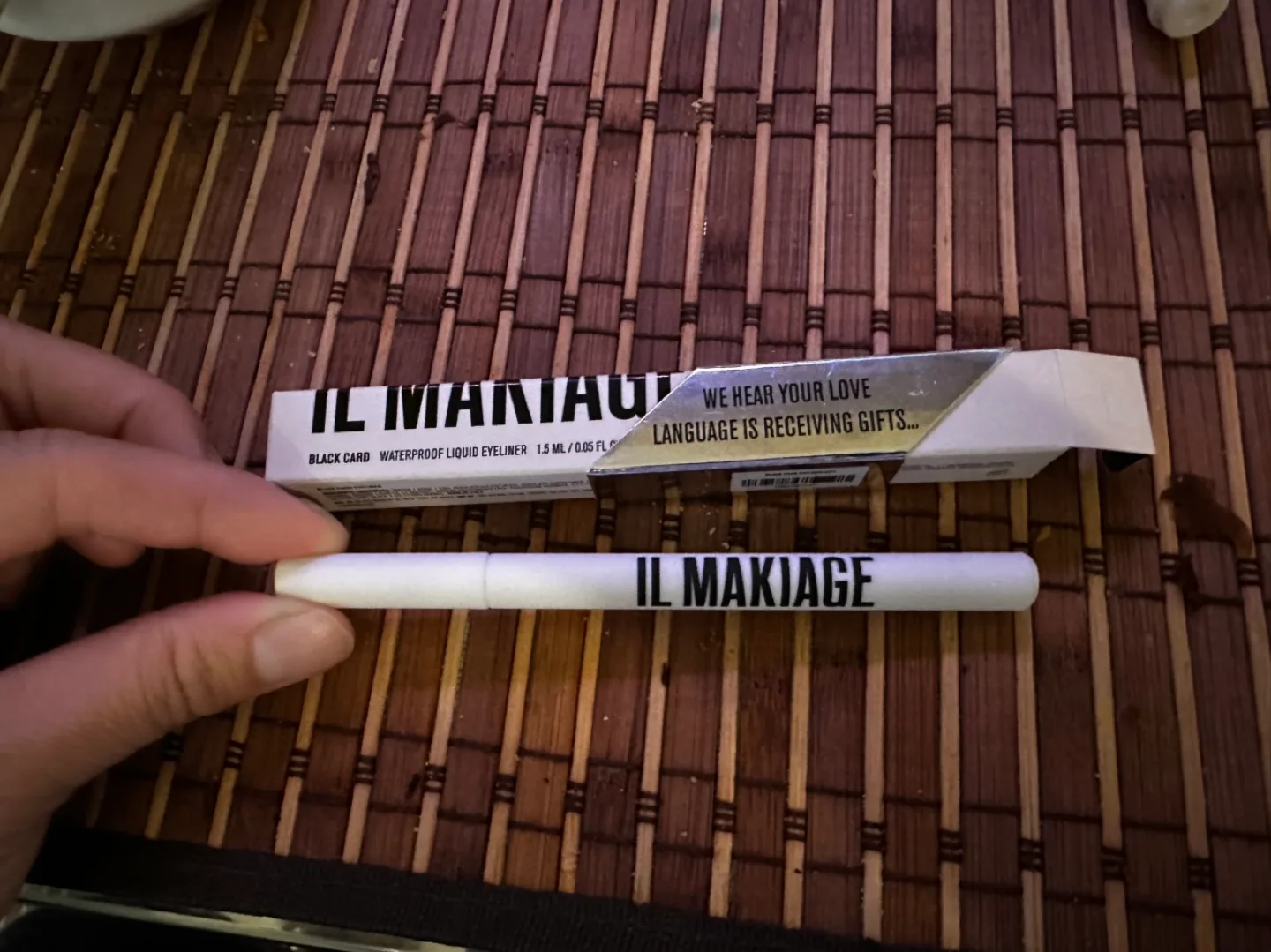 IL MAKIAGE Black Liquid Eyeliner image indicator(2)