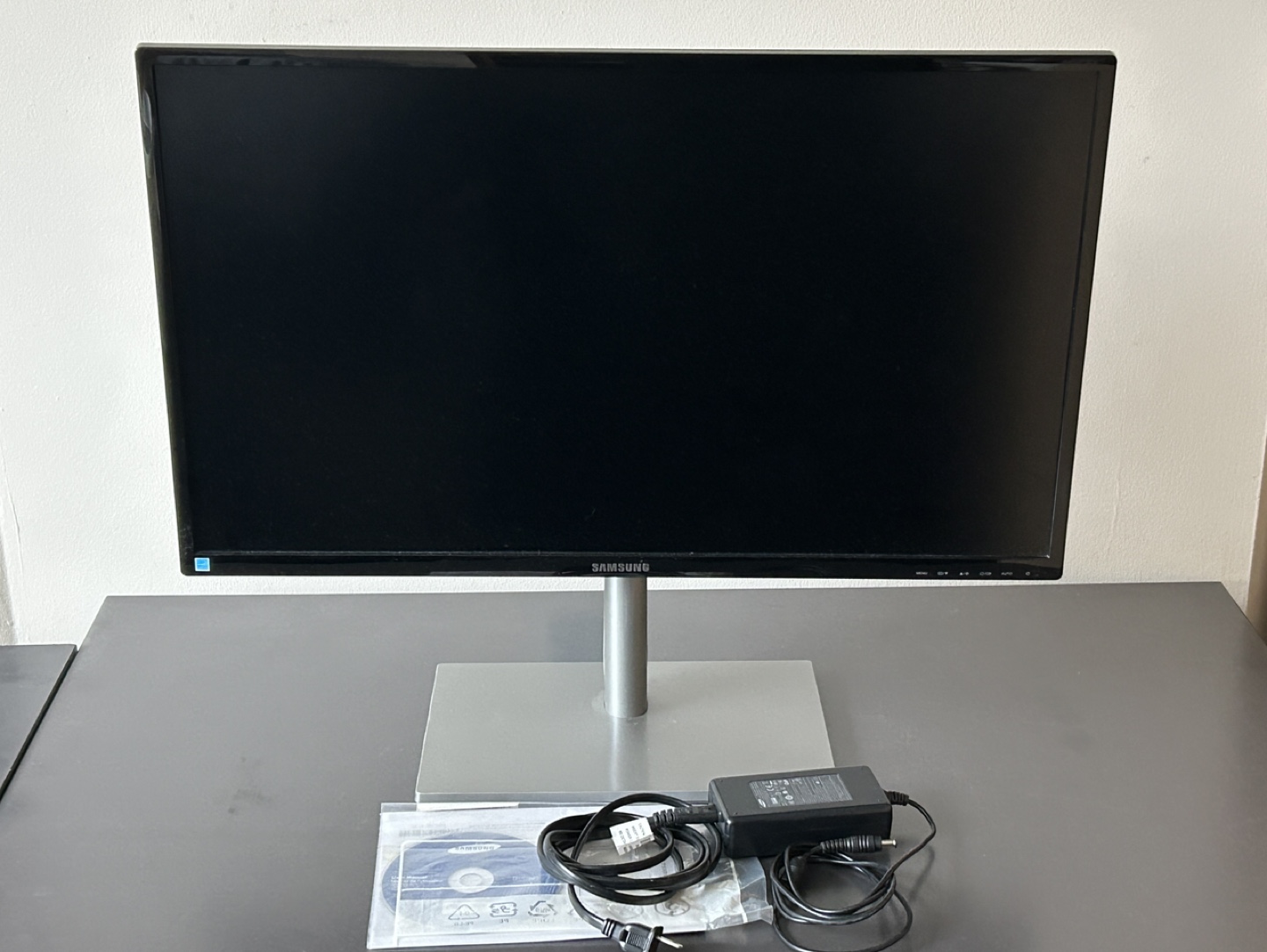 [Move-Out Sale] Samsung 27 inch monitor - photo 2