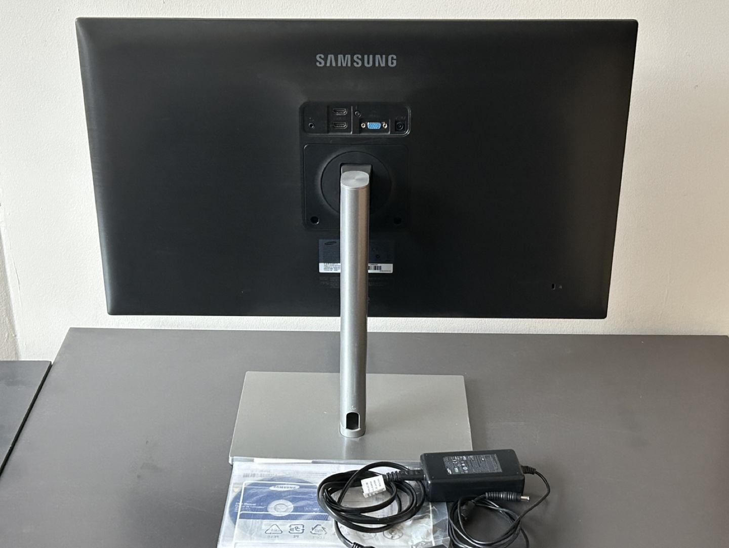 [Move-Out Sale] Samsung 27 inch monitor - photo 3