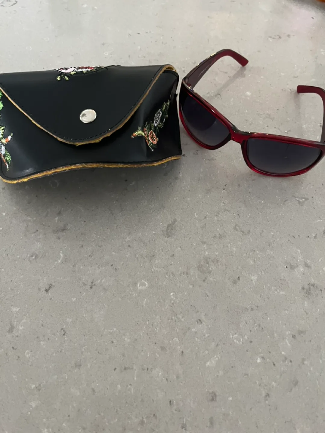 Ed Hardy Sunglasses with Case image indicator(3)