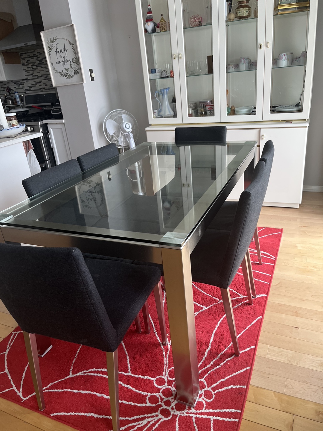 Glass top dining table with six chairs - photo 4