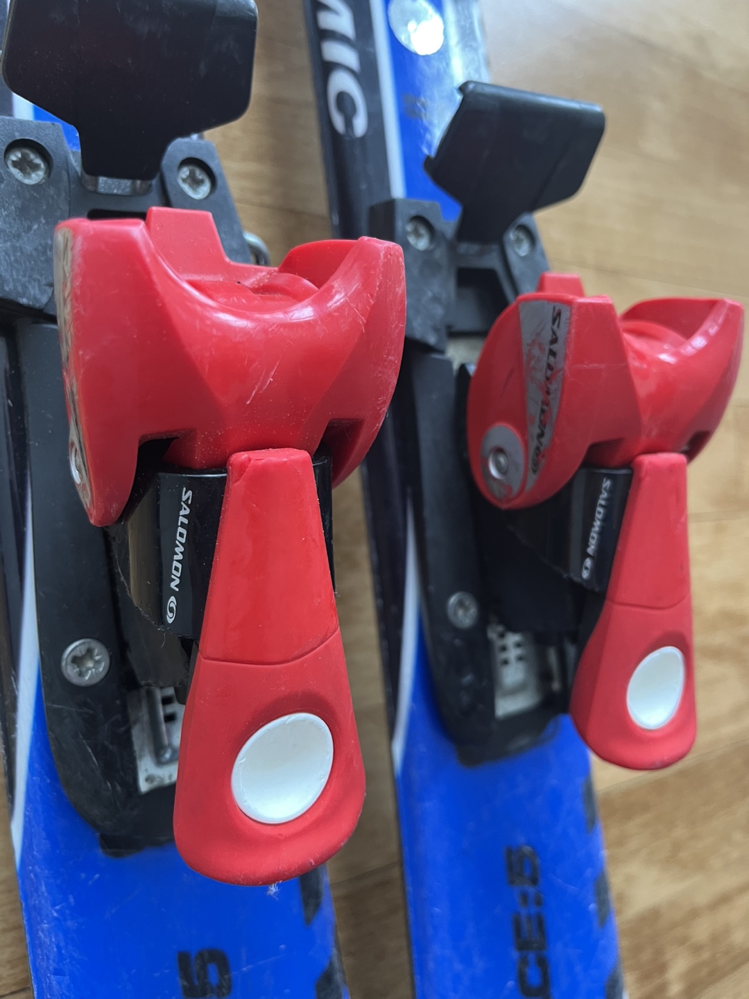 ATOMIC SKIS WITH SALOMON BINDINGS - photo 2