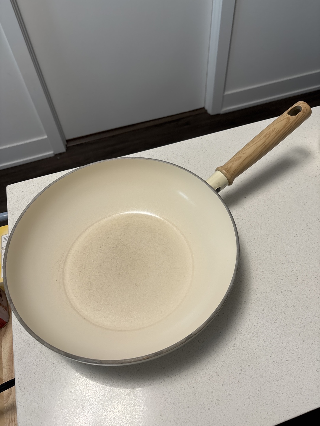 28cm Cream Ceramic Wok with Wooden Handle