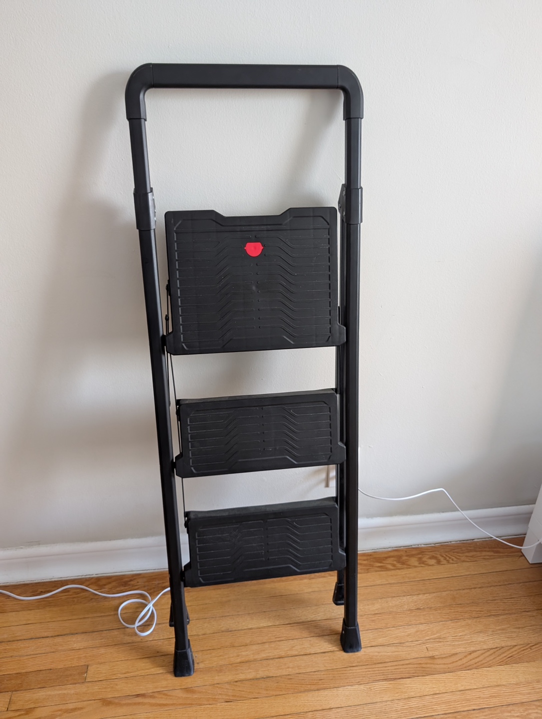 Mastercraft 3-Step Folding Ladder - photo 3