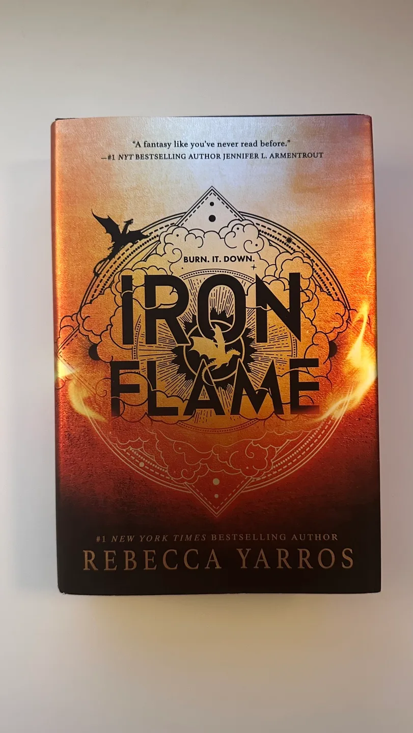 **BRAND NEW** Fourth Wing & Iron Flame by Rebecca Yarros image indicator(6)
