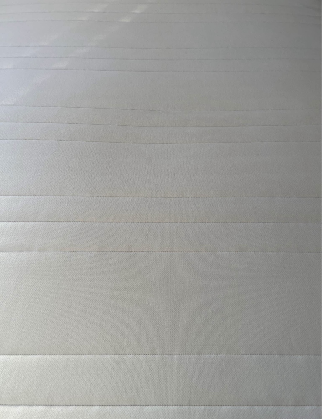 Queen Size Mattress - Excellent Condition - photo 2