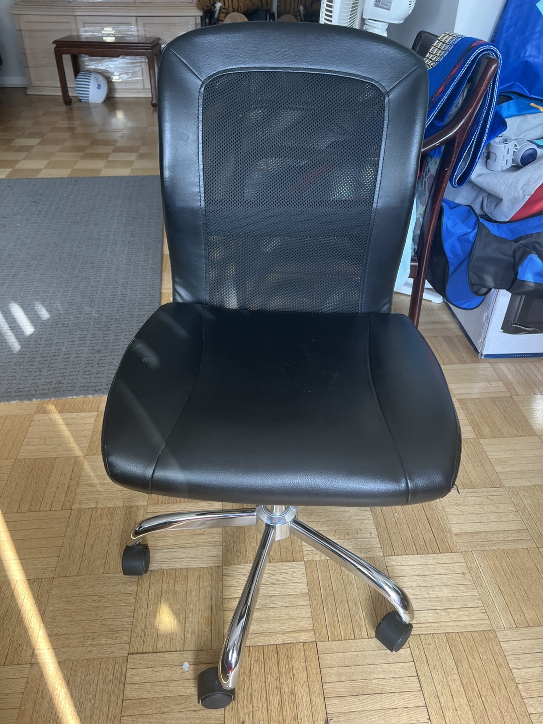 Black Office Chair with Mesh Back - photo 2
