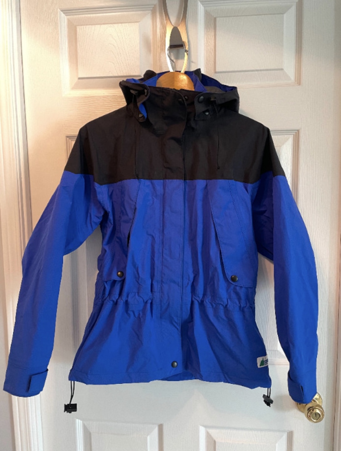 MEC - Ski/Snowboard Jacket – Women’s Medium