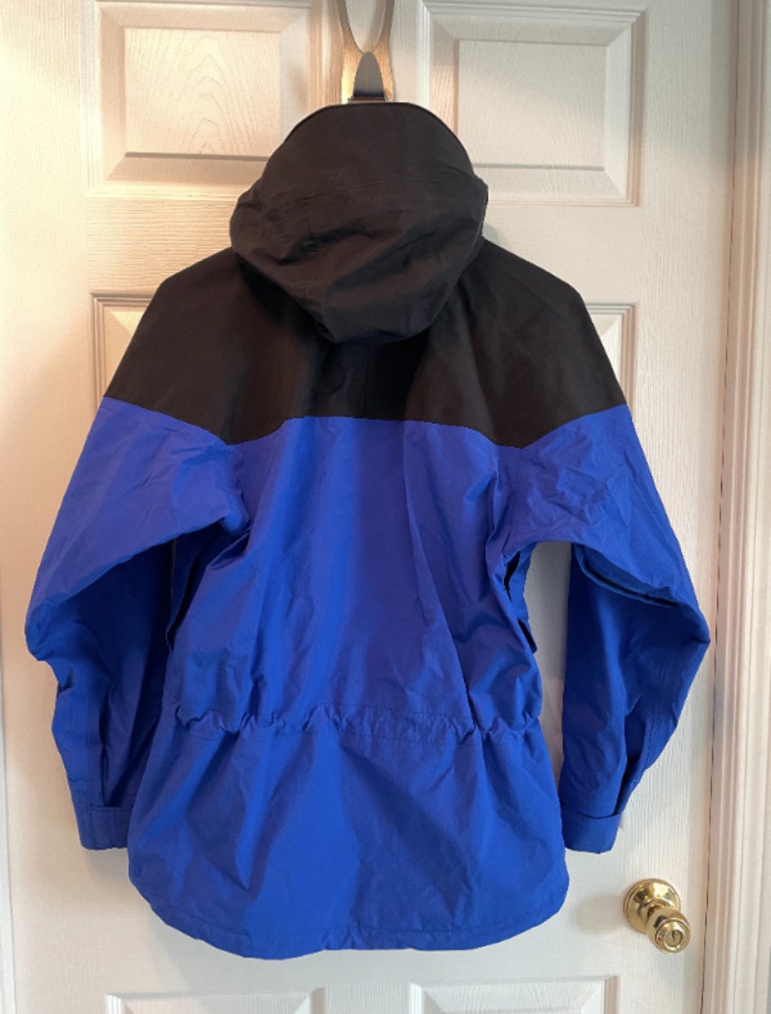 MEC - Ski/Snowboard Jacket – Women’s Medium - photo 2