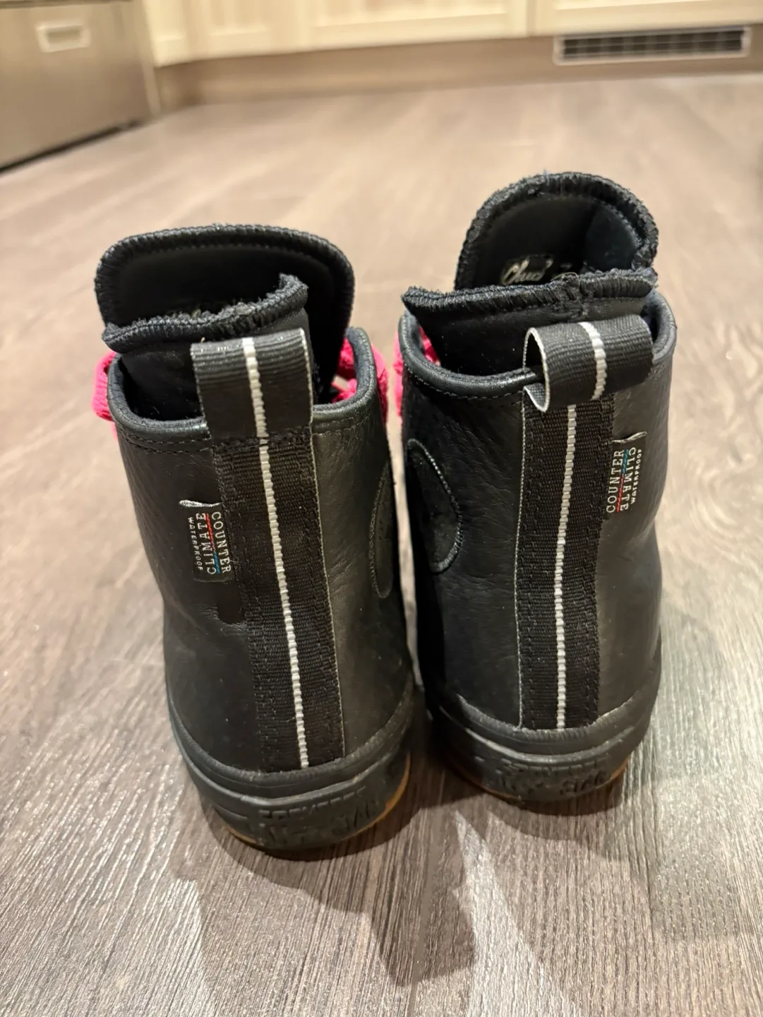 Converse Chuck Taylor Counter Climate Boots - Women’s Size 5 image indicator(6)