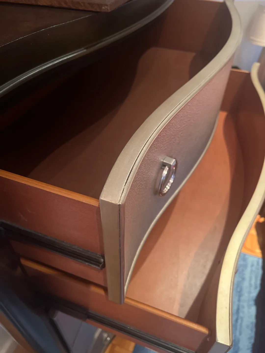 Five-Drawer Chest of Drawers image indicator(4)