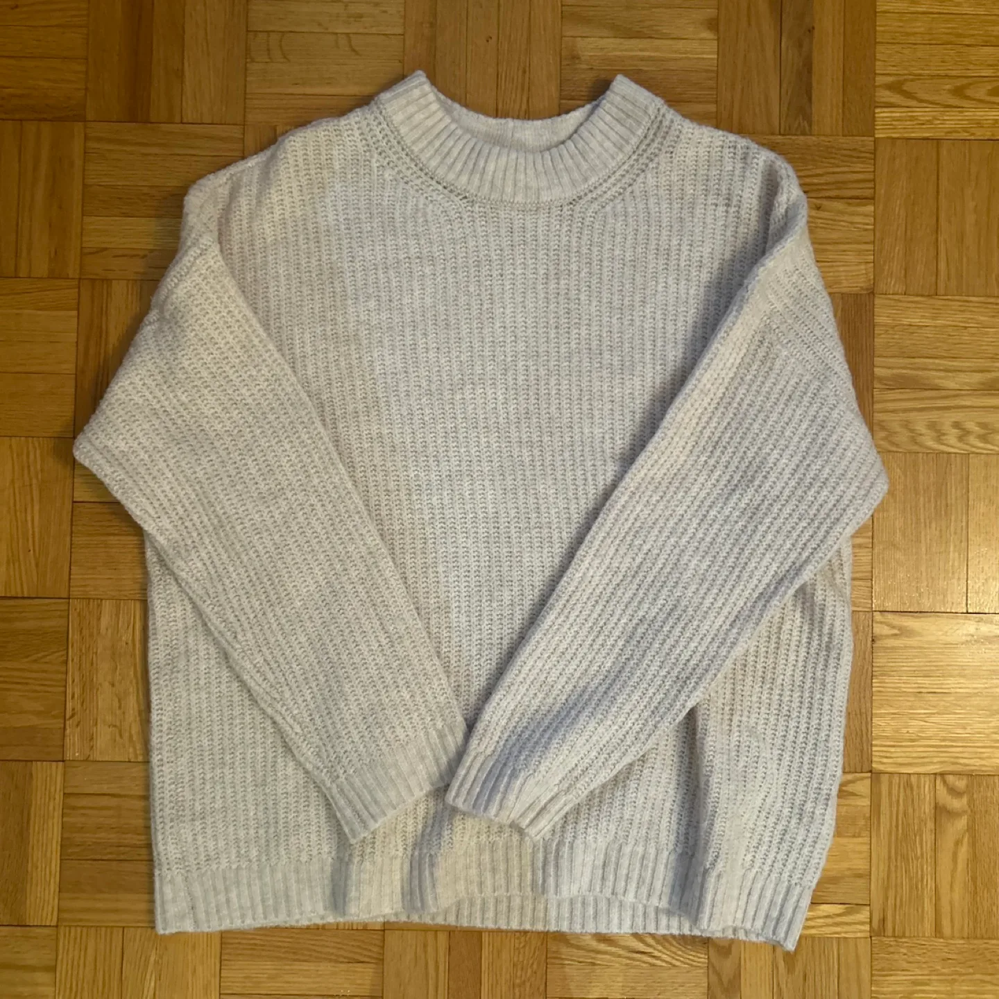 American Eagle Cream Sweater thumbnail