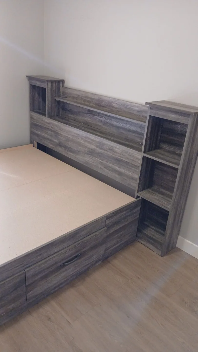 Queen-size Storage Bed with Headboard and Shelves thumbnail
