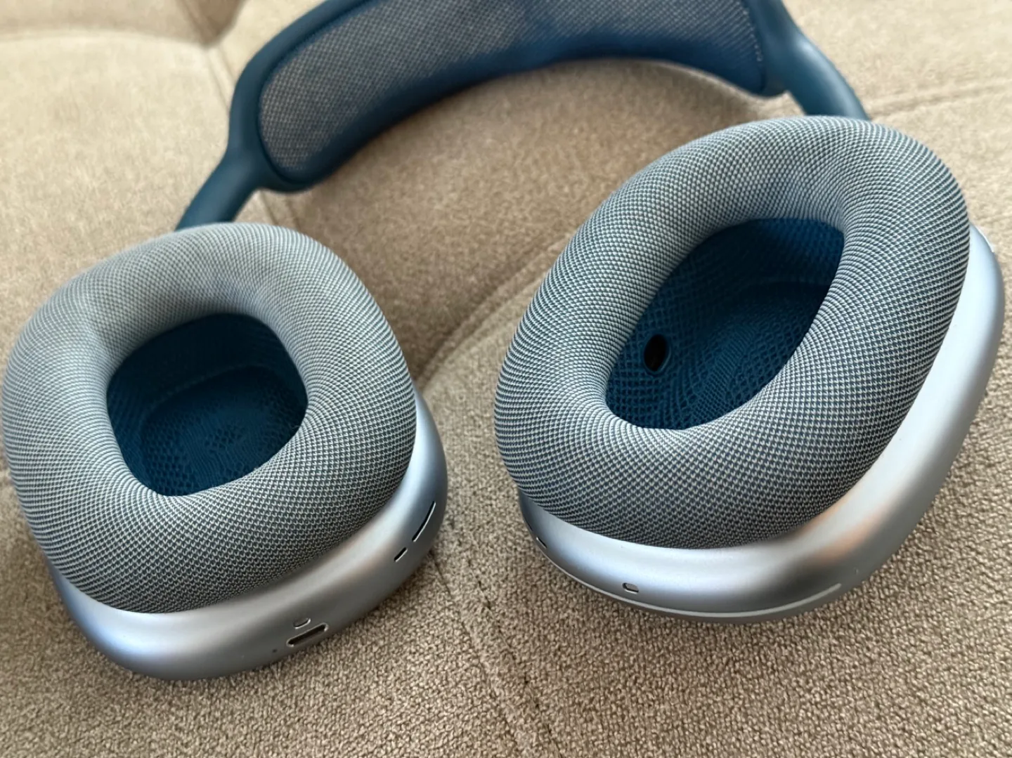 Apple AirPods Max Headphones - Sky Blue image indicator(4)