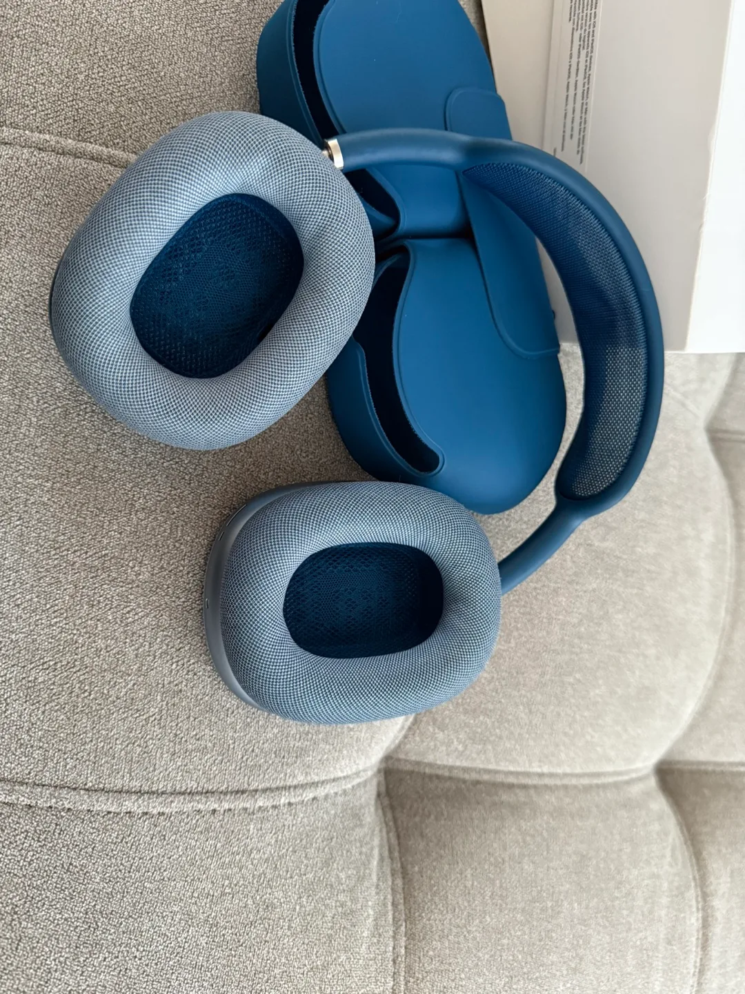 Apple AirPods Max Headphones - Sky Blue image indicator(5)