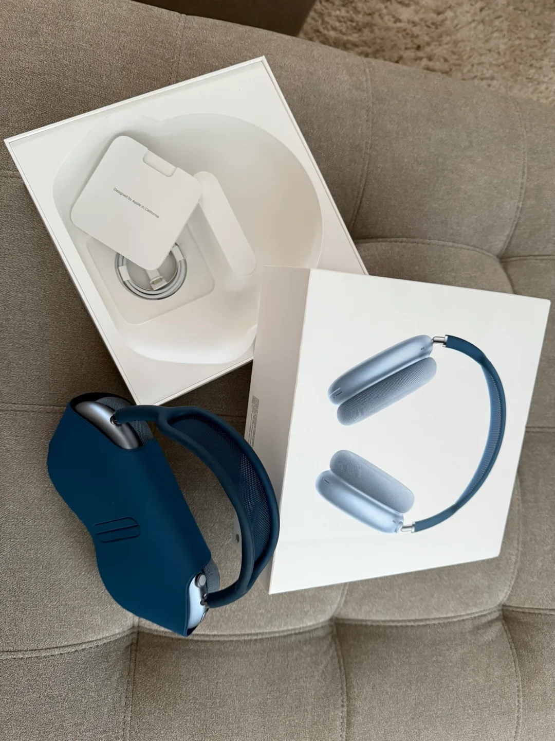 Apple AirPods Max Headphones - Sky Blue image indicator(8)