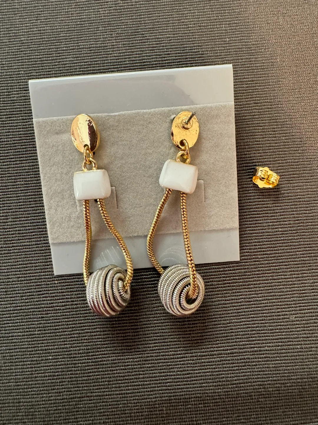 NEW 🩶⚱️ 14K Gold & Silver SS White Enameled Earings image indicator(3)