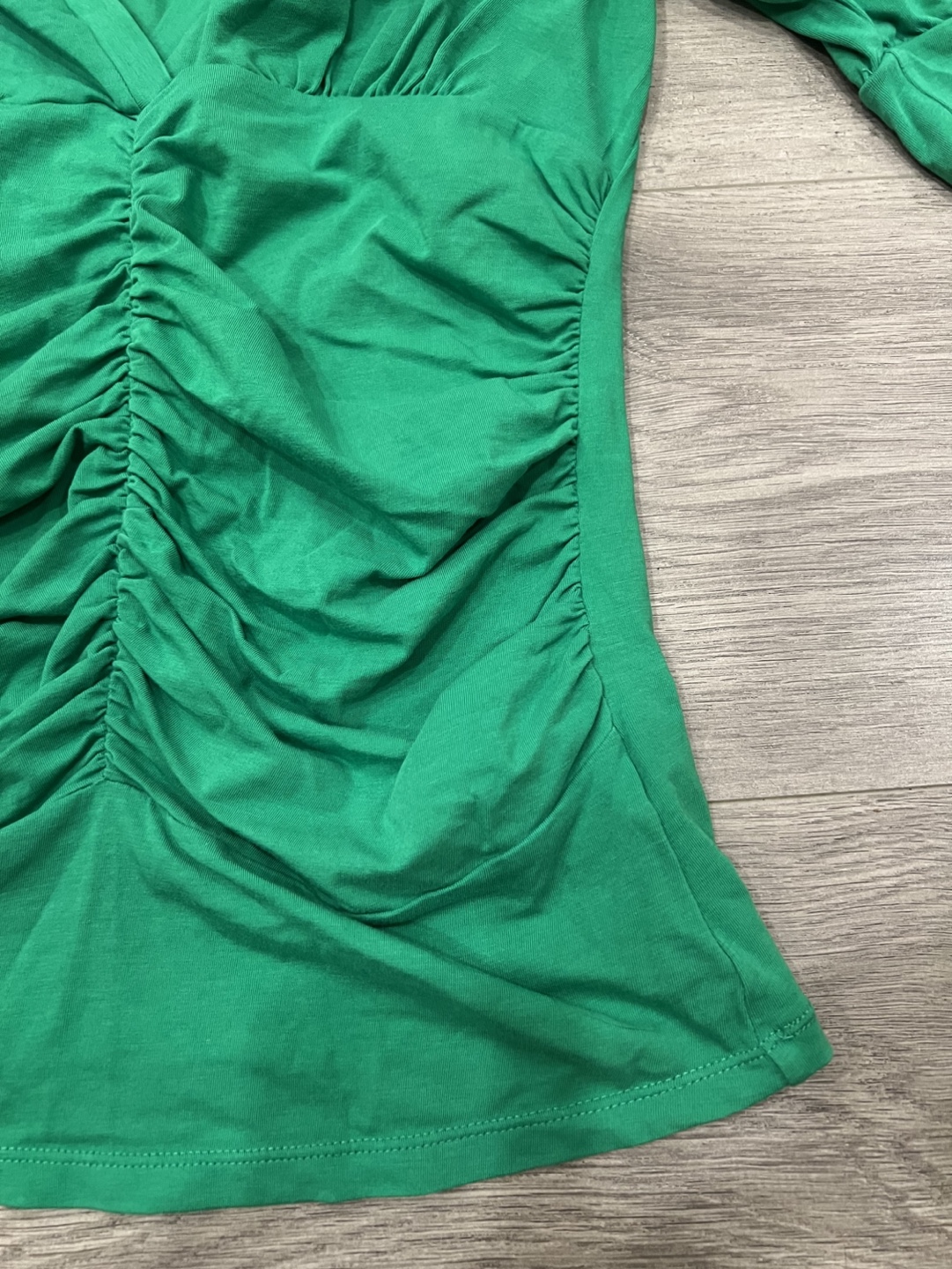 Women's Green Ruched V-Neck Top S - photo 4