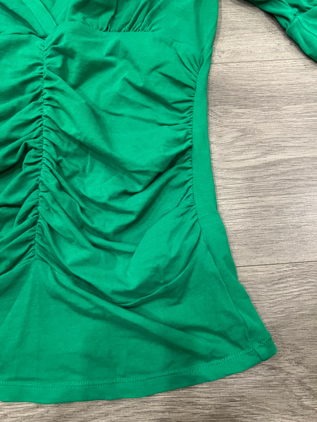 Women's Green Ruched V-Neck Top S image indicator(4)