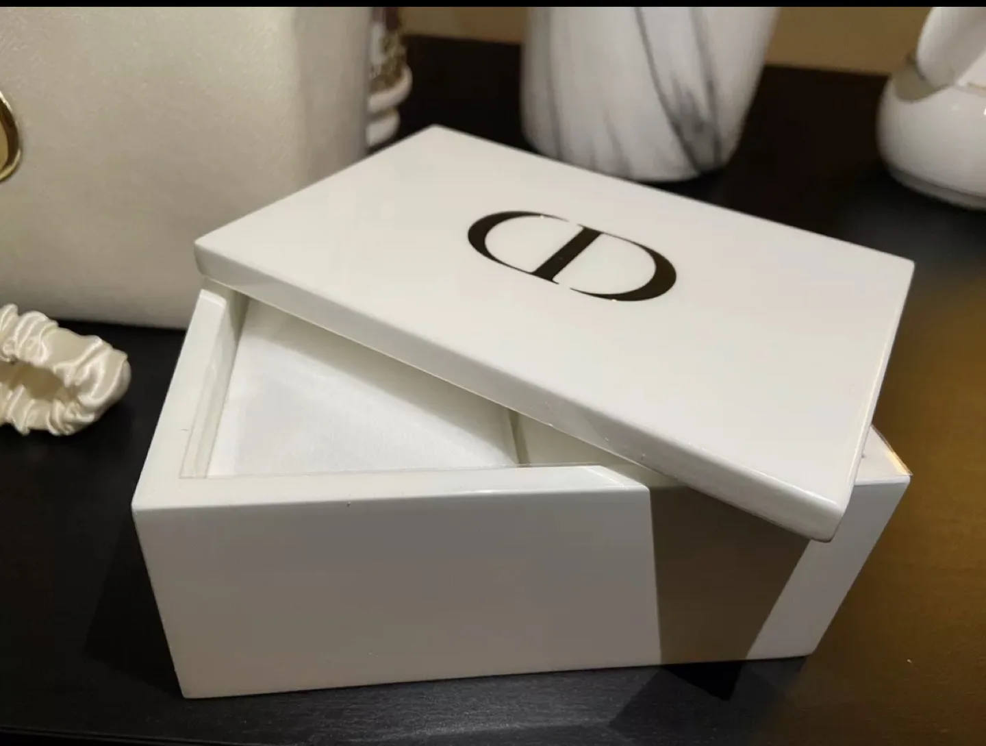 Dior Beauty Jewellery / Cotton Box image indicator(3)