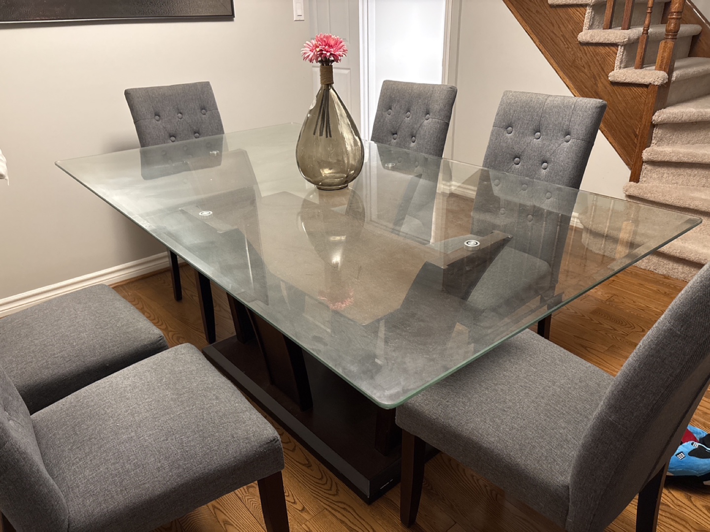 Glass-top dining table with six grey chairs - photo 3