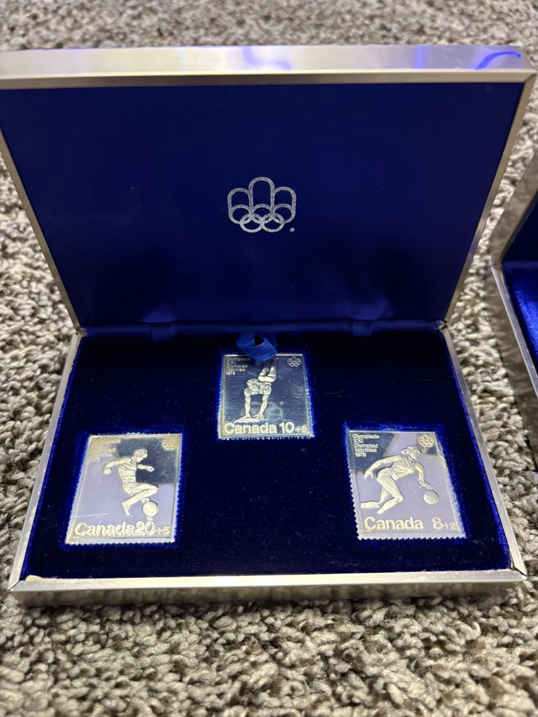 1988 Calgary Olympic Games Silver Proof Set image indicator(3)