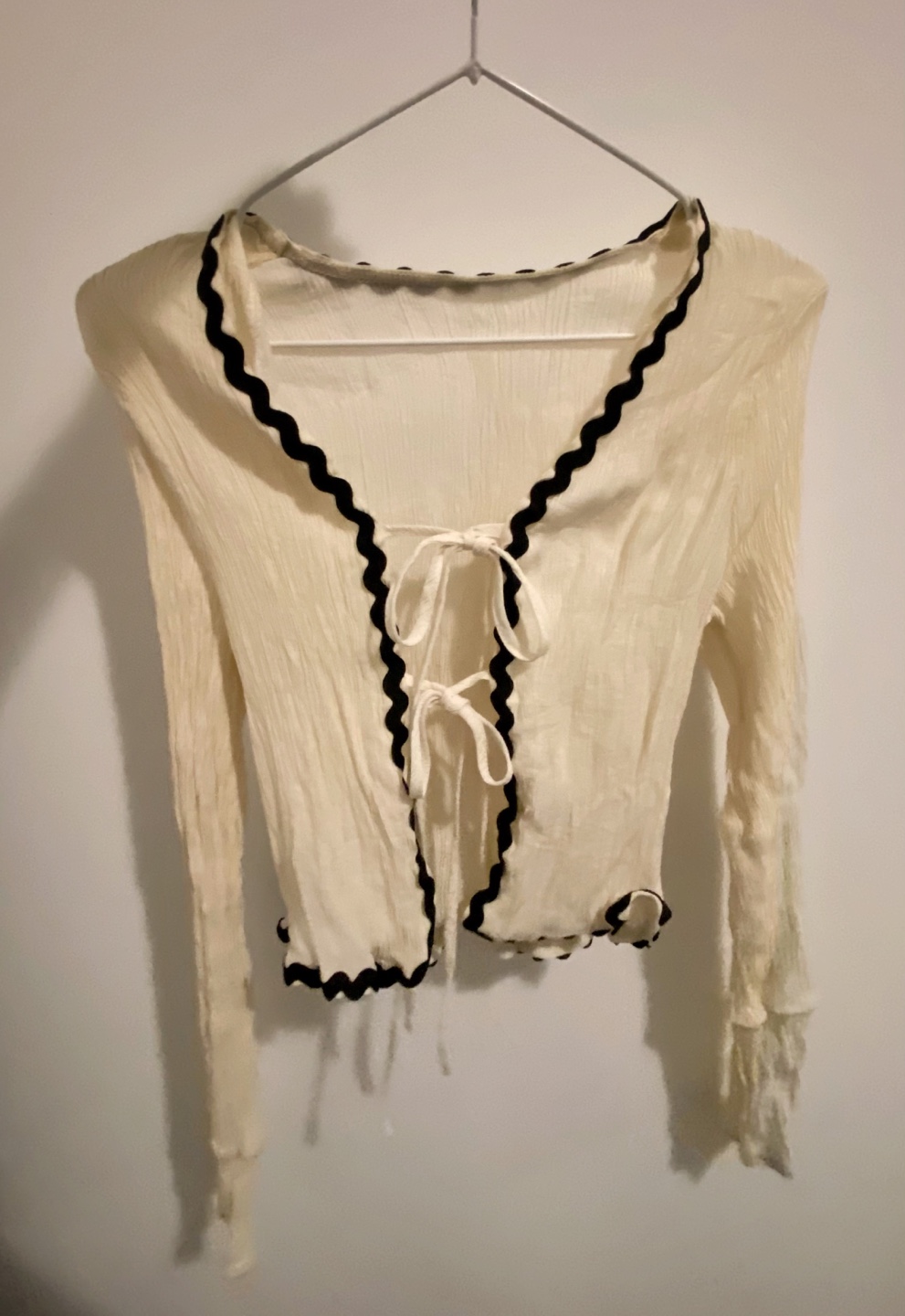 Cream-coloured tie-front top #freecycle
