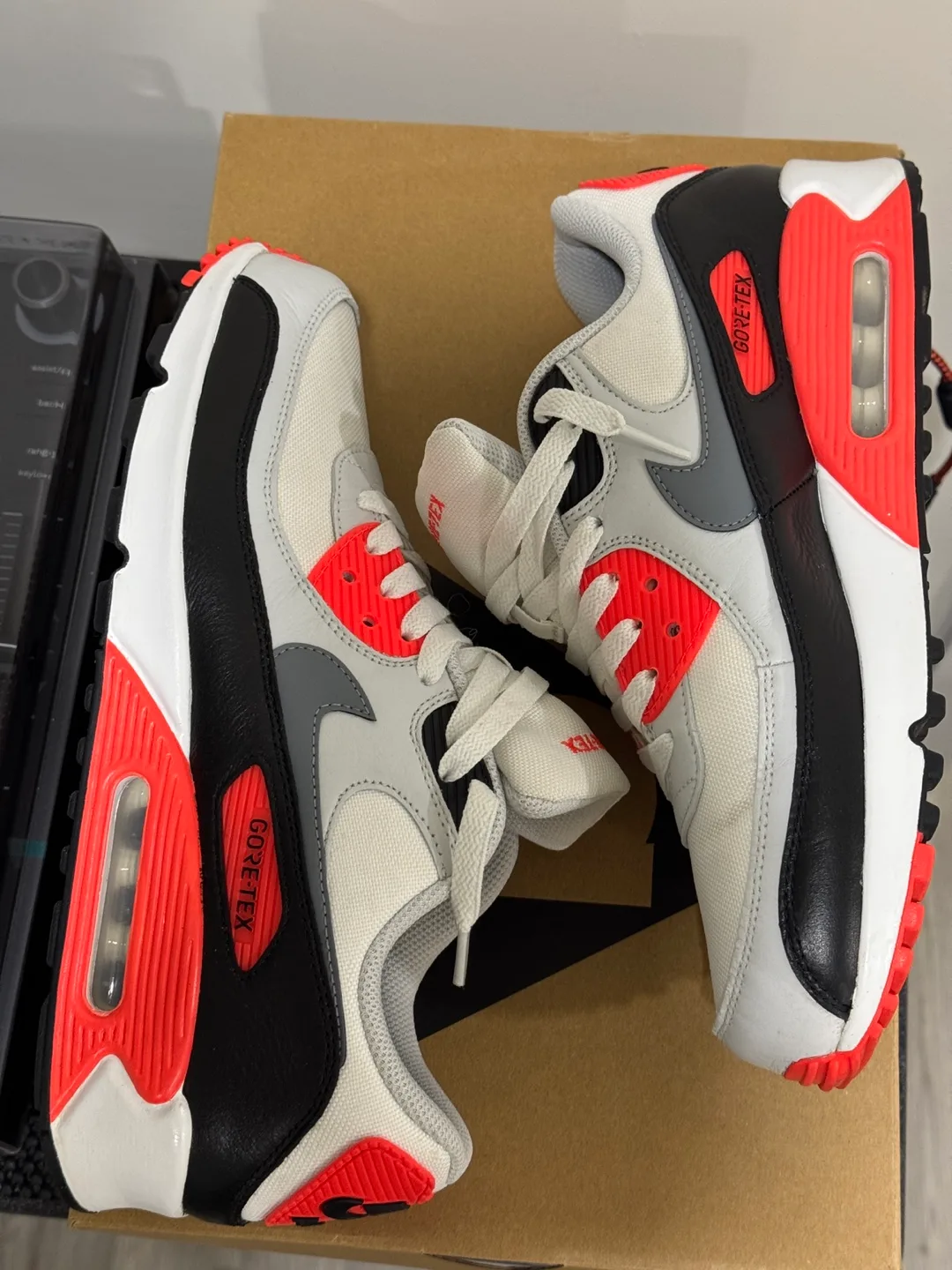 Nike Air Max 90 GORE-TEX Infrared - Men’s Size 9.5 image indicator(5)