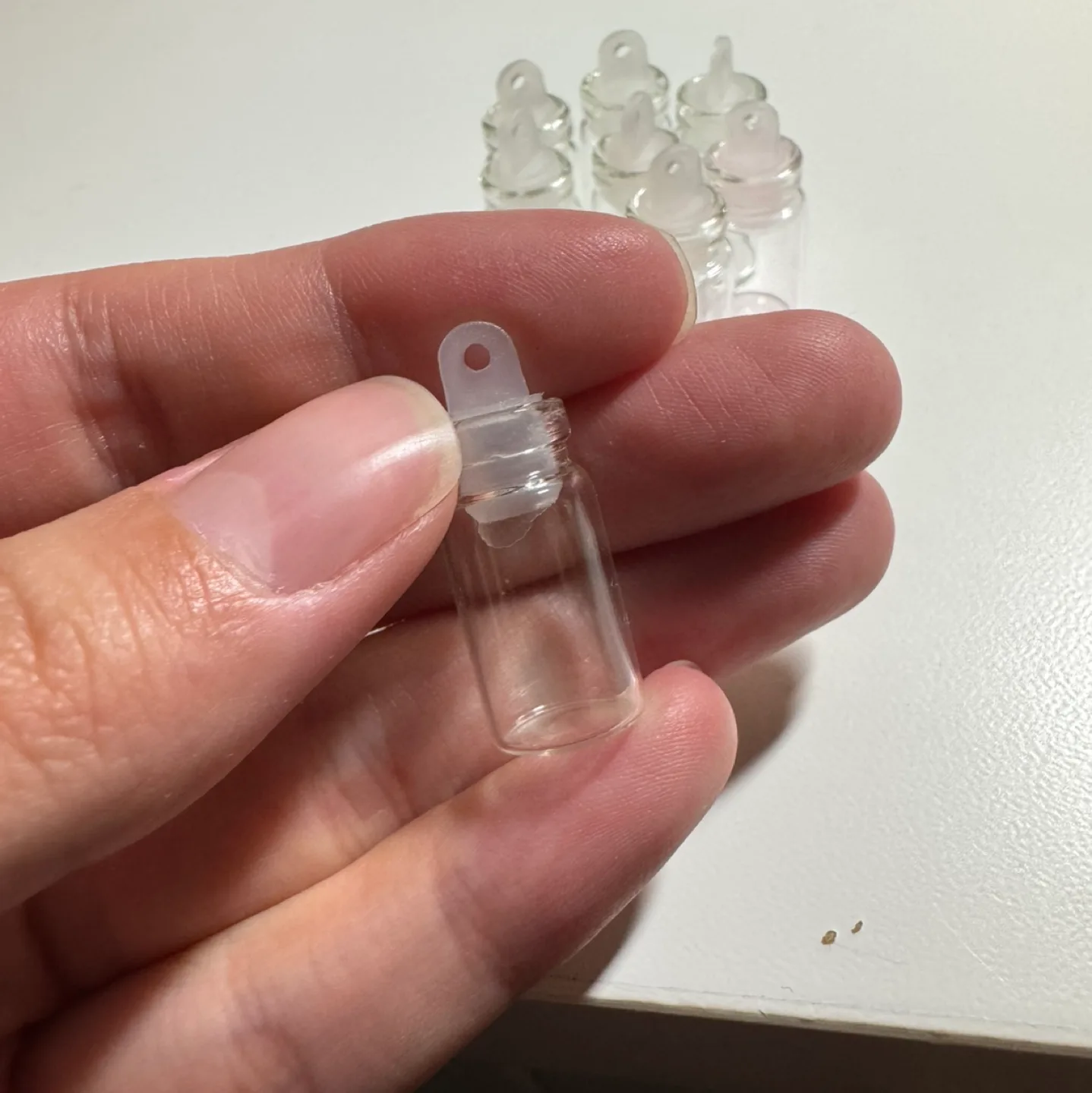 8 Tiny Glass Bottles image indicator(2)