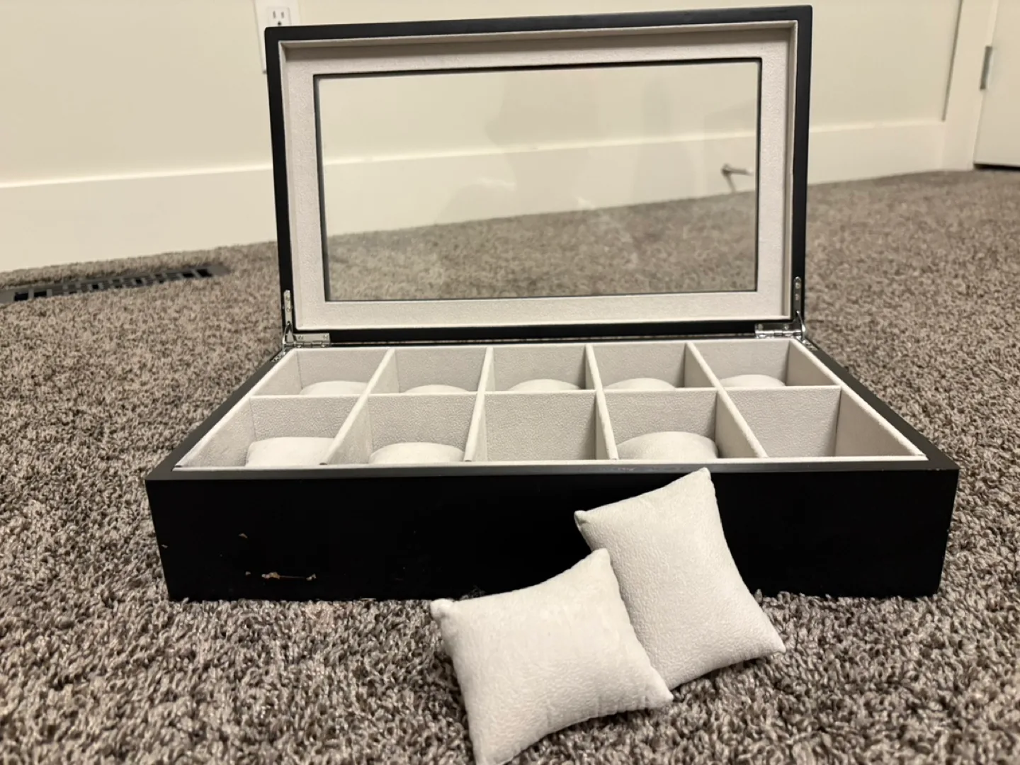 Watch case 10 holder image indicator(3)