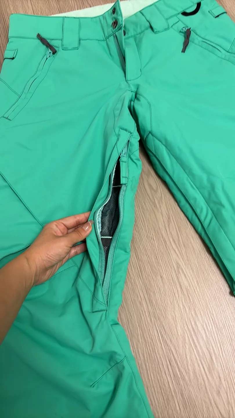 DC Women's Snowboard Pants size small image indicator(3)