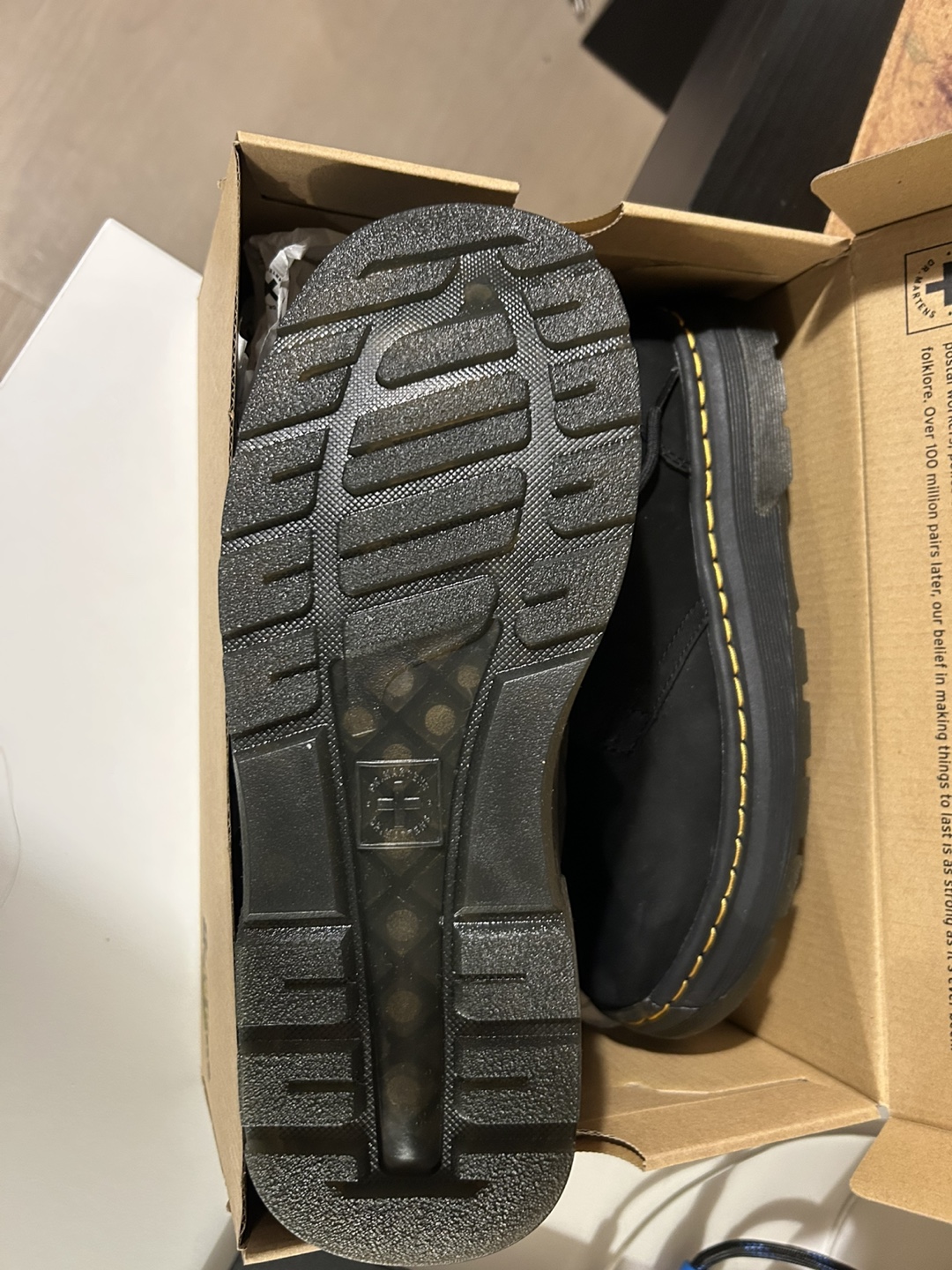 Unisex shoes - Dr. Martens Crewson Lo - photo 2