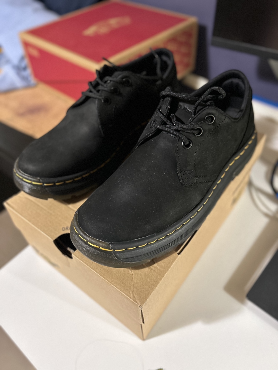 Unisex shoes - Dr. Martens Crewson Lo - photo 3