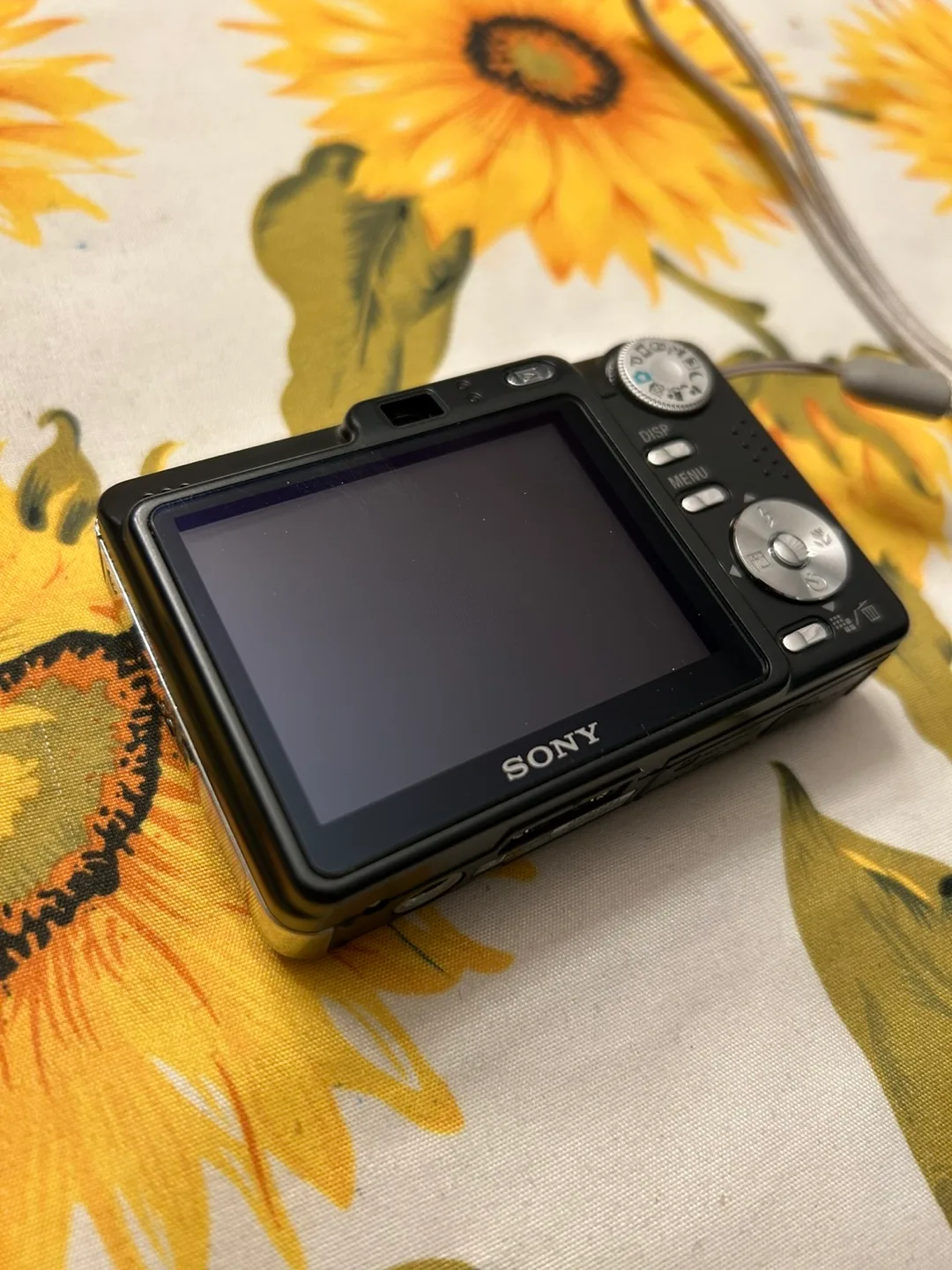 Sony Cyber-Shot DSC-W55 7.2MP 3x Optical Zoom Digital Camera image indicator(6)