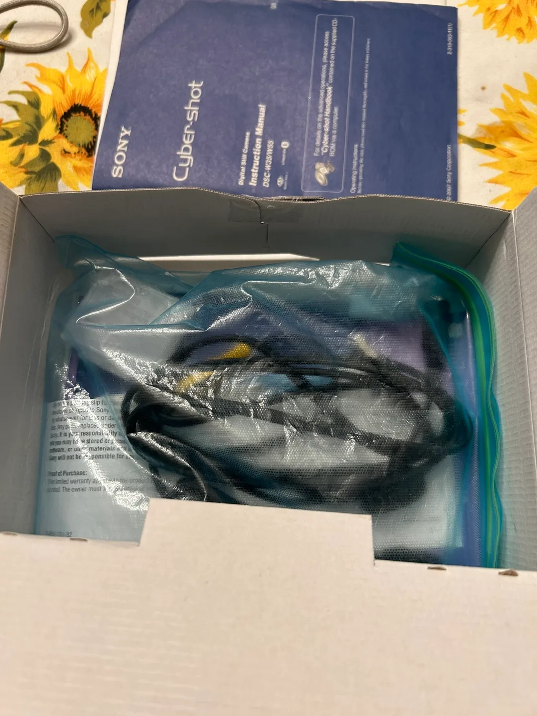 Sony Cyber-Shot DSC-W55 7.2MP 3x Optical Zoom Digital Camera image indicator(10)