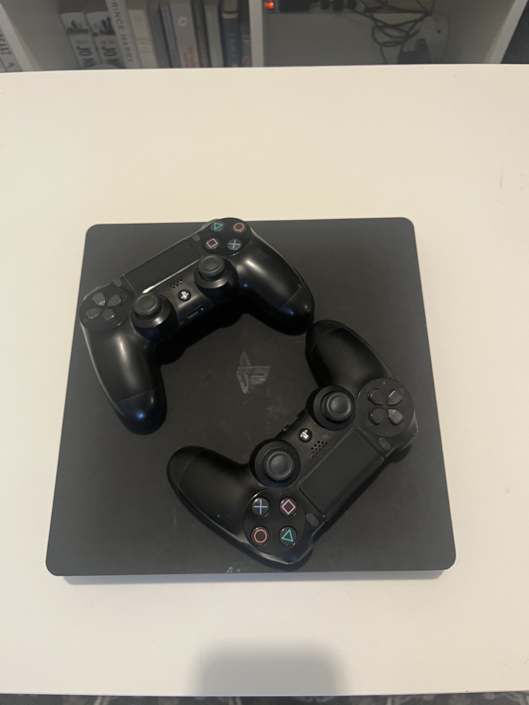 PlayStation 4 - photo 2
