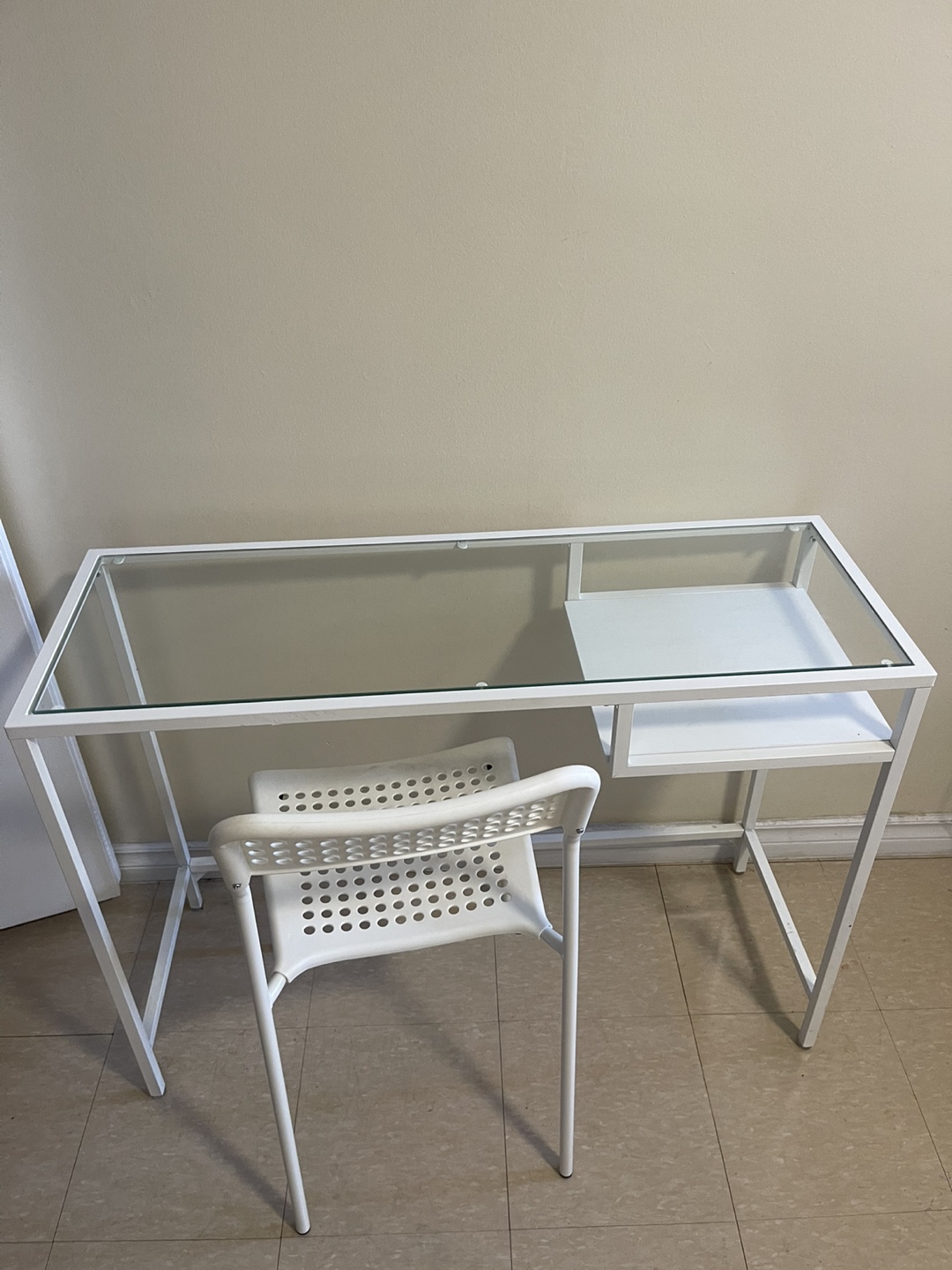 White Metal Desk with Glass Top / with chair