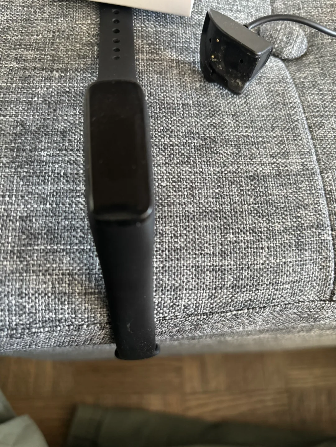 MOVING SALE Samsung Galaxy Fit e Fitness Tracker - Black image indicator(2)