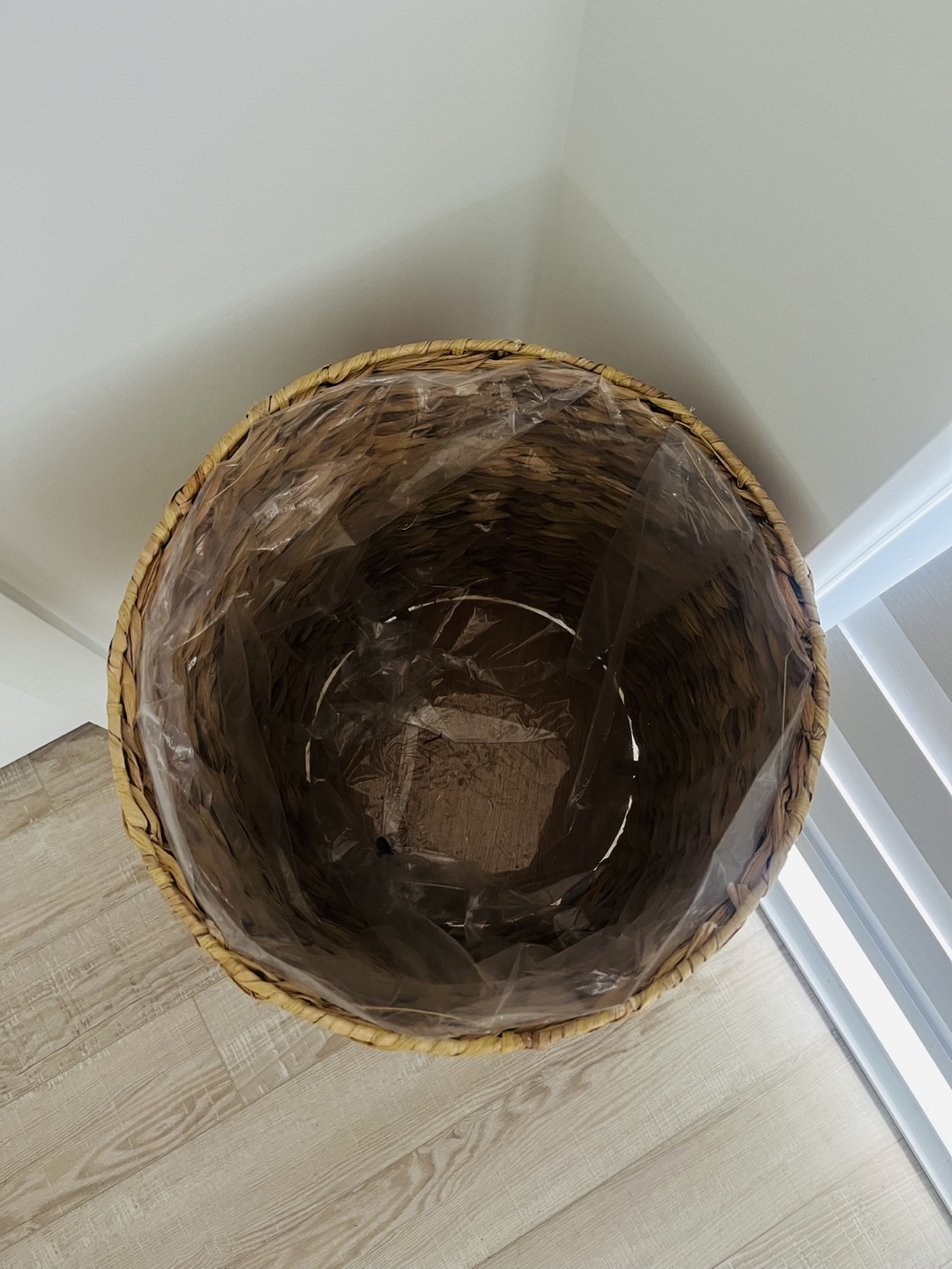 Woven Seagrass Planter with Wooden Legs - photo 3