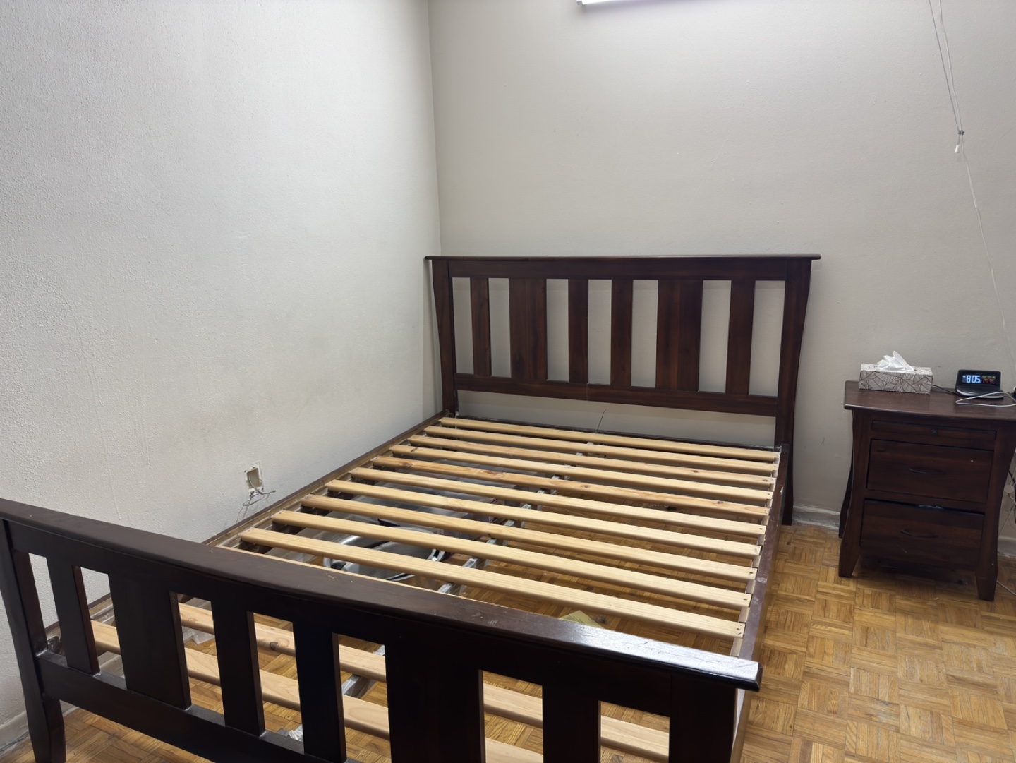 Queen Size Dark Brown Wooden Bed frame & Nightstand - photo 3