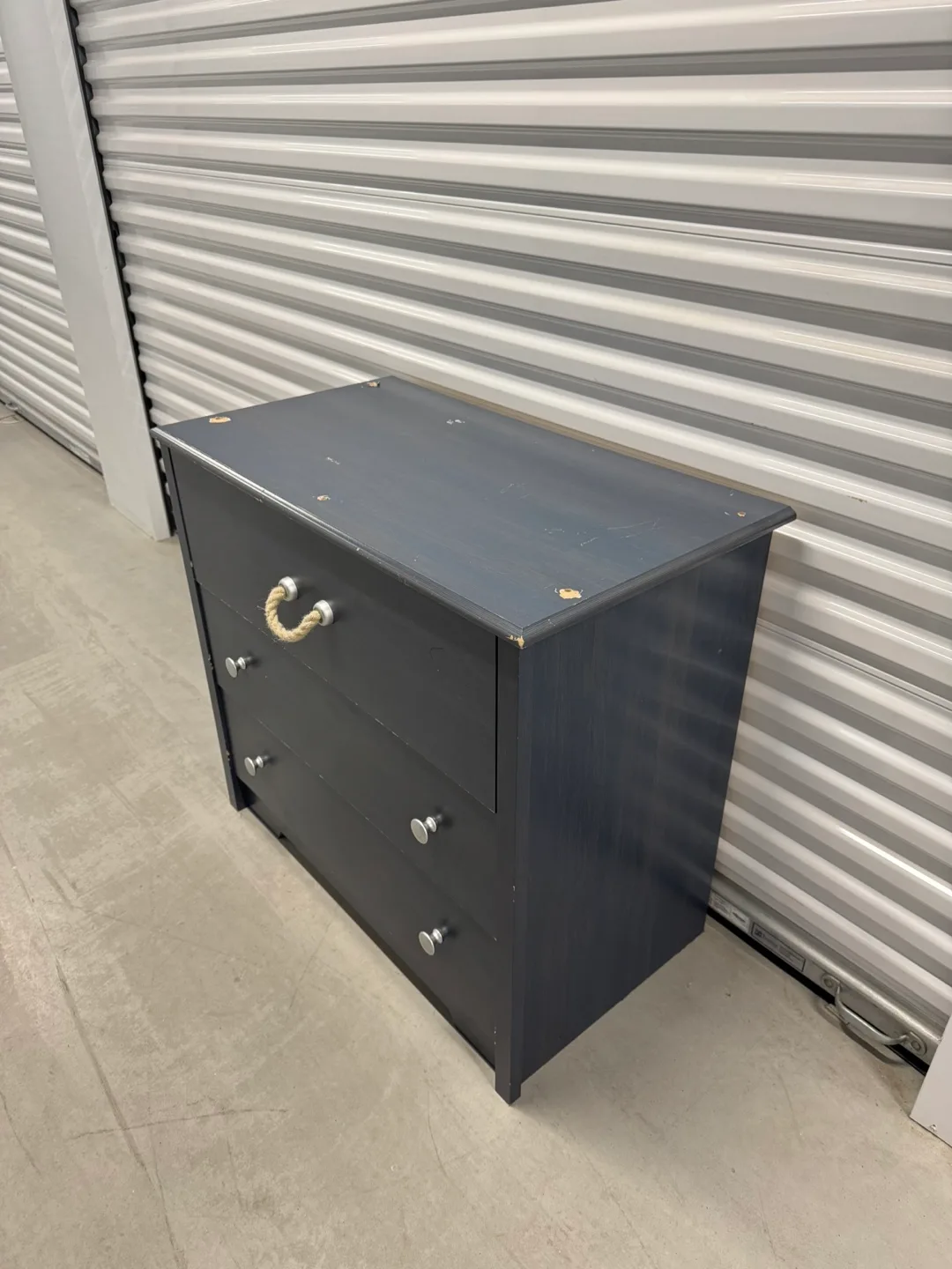 South shore 3 drawer dresser (delivery available) image indicator(5)