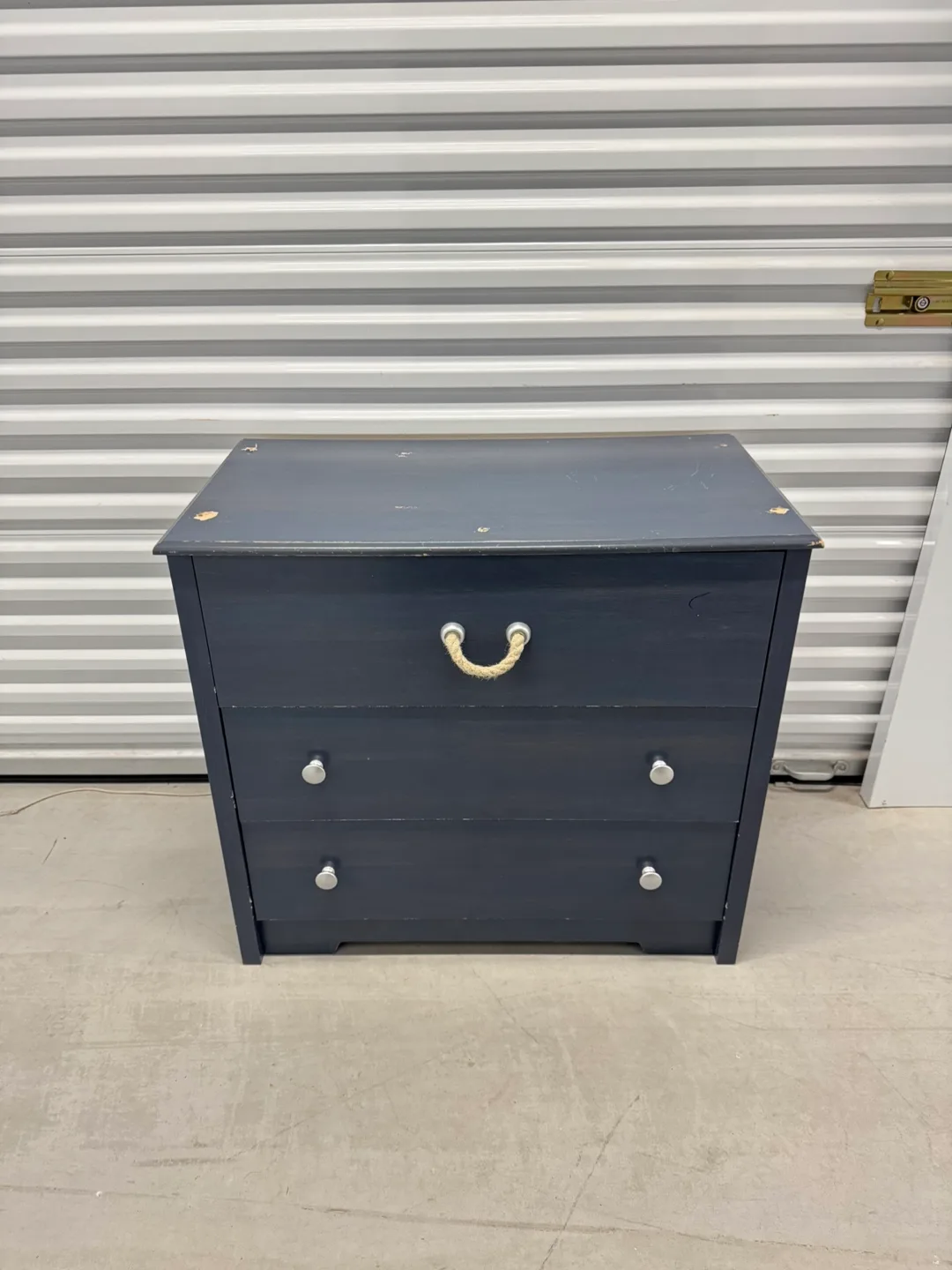 South shore 3 drawer dresser (delivery available) image indicator(4)