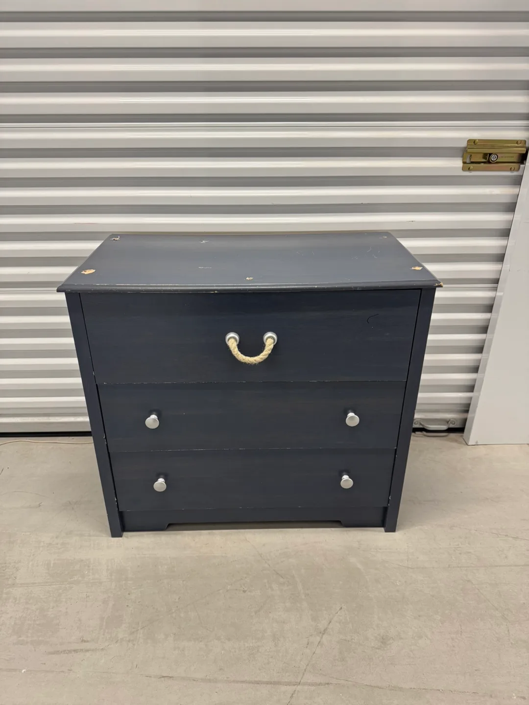 South shore 3 drawer dresser (delivery available) image indicator(2)