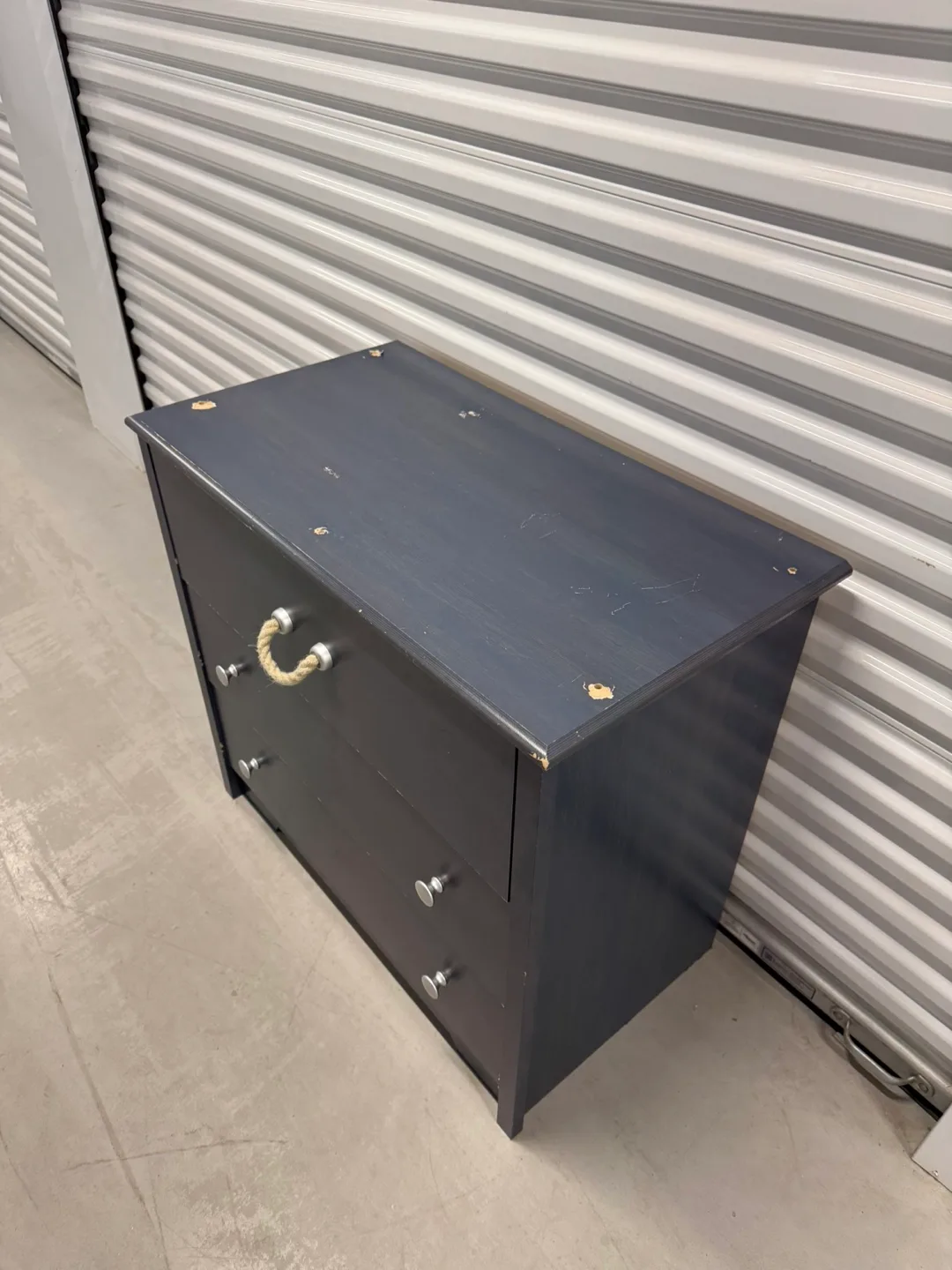 South shore 3 drawer dresser (delivery available) image indicator(9)