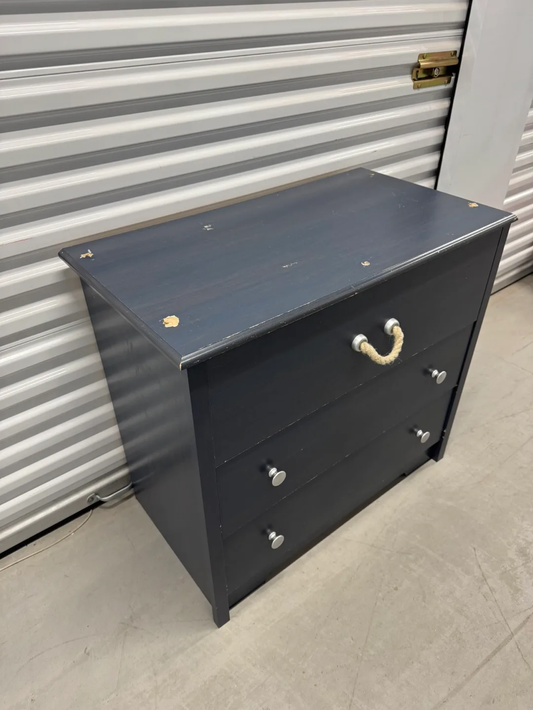 South shore 3 drawer dresser (delivery available) image indicator(8)