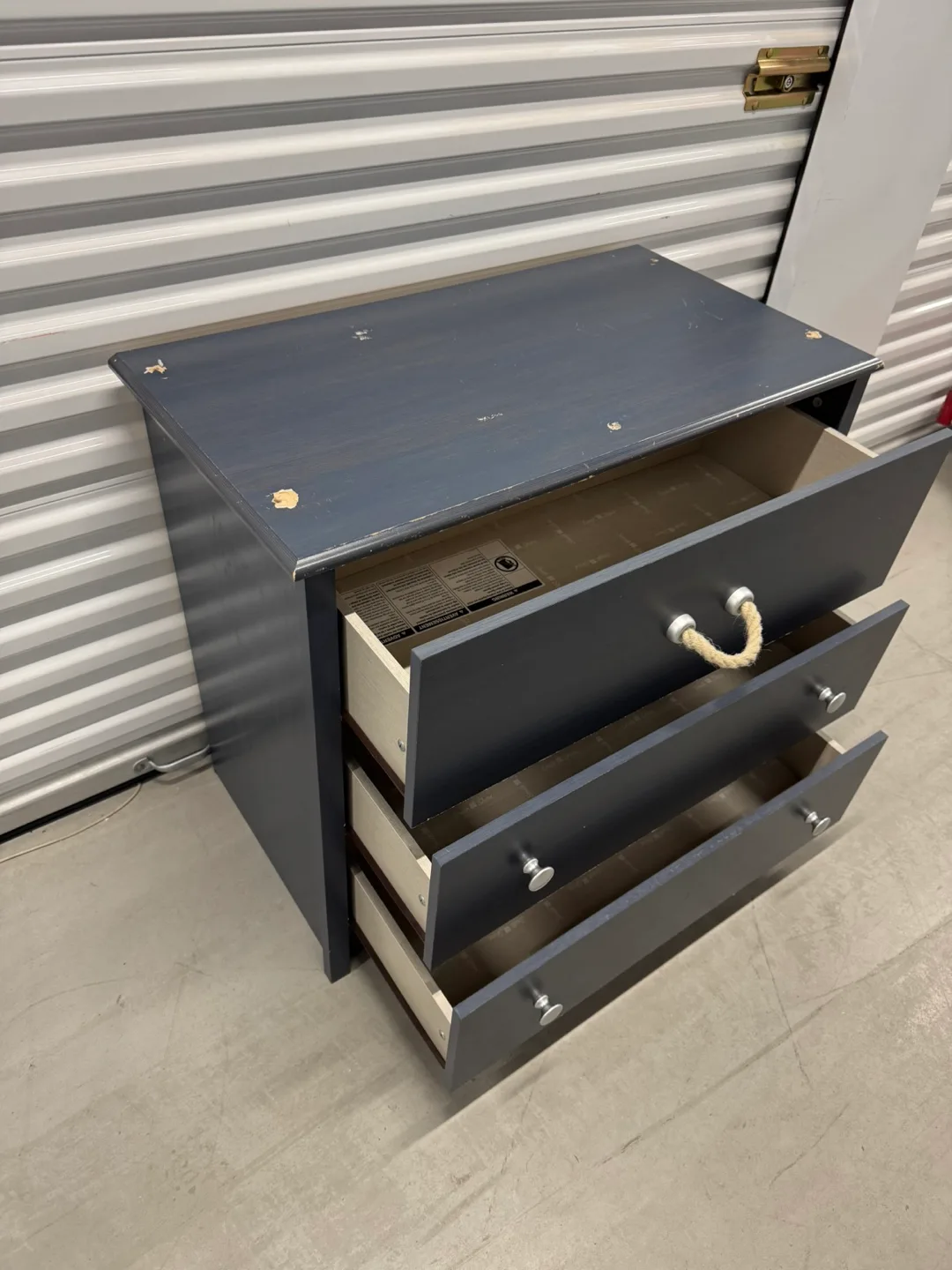 South shore 3 drawer dresser (delivery available) image indicator(10)