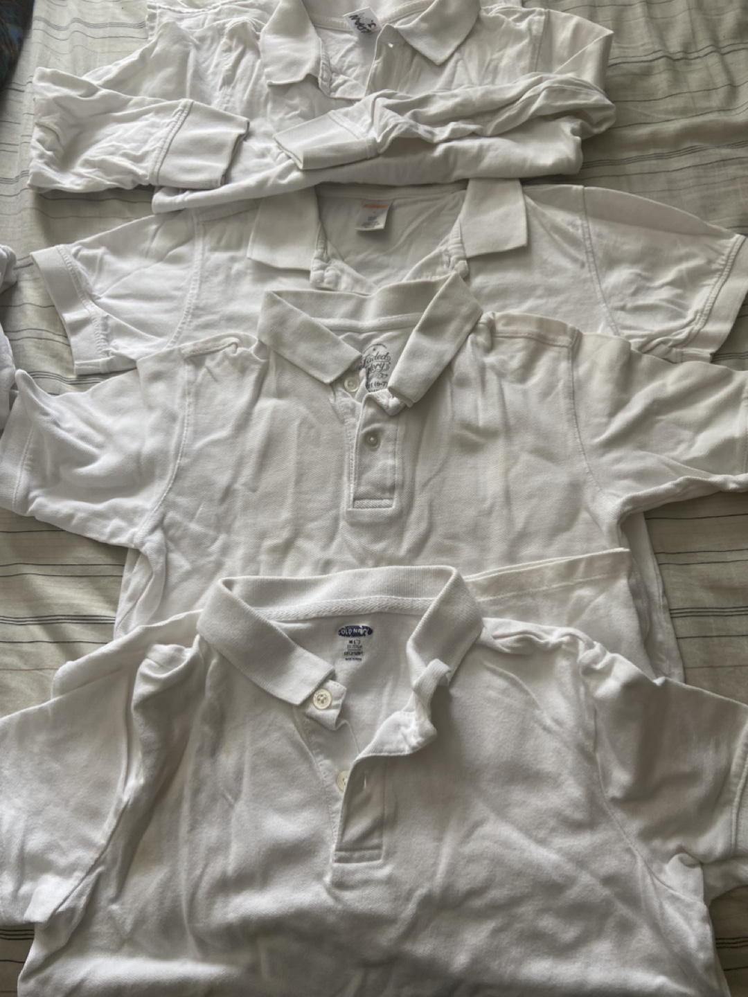 4 white T-shirt size 6 to 7
